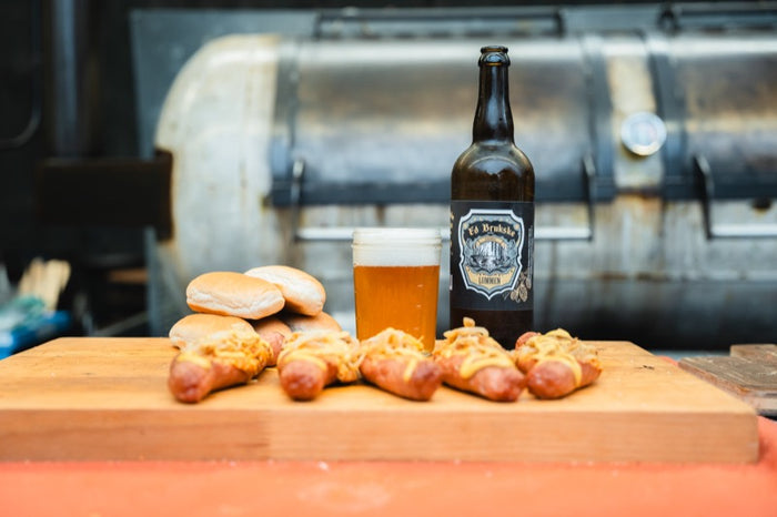Bratwurst Boats: Gevulde Braadworsten