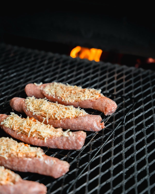 Bratwurst Boats: Gevulde Braadworsten