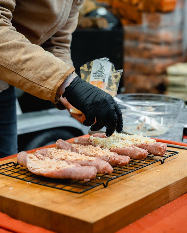 Bratwurst Boats: Gevulde Braadworsten